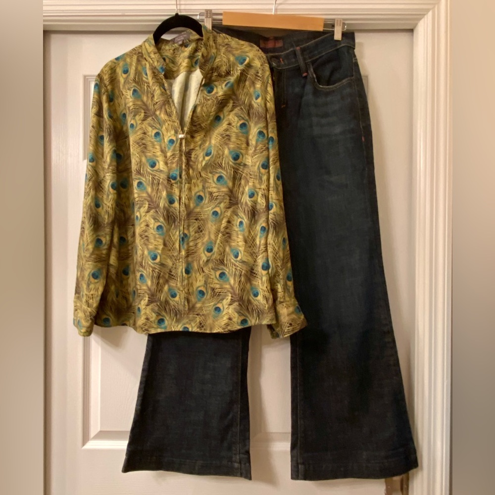 Green Peacock blouse by The Limited, size L, long sleeves bolo tie at neck